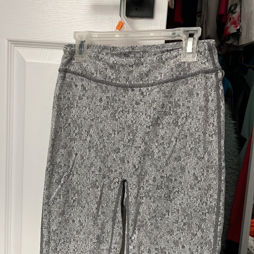 Nwt Gymshark Fleur Texture Legging Size Medium - image 7